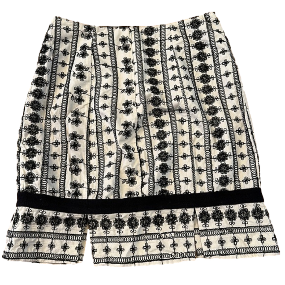 Vintage Embroidered black and cream skirt size 2